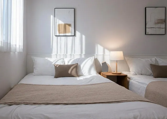 Villa 3r,4b,2ba,all Ac, 지하철도보5분, 동대문15분, 명동25분, 이태원,성수,서울역 30분 *