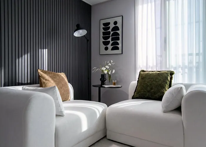 3r,4b,2ba,all Ac, 지하철도보5분, 동대문15분, 명동25분, 이태원,성수,서울역 30분 Villa *